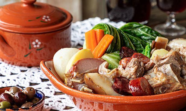 Cozido à Portuguesa: Um Banquete de Sabores e Tradições