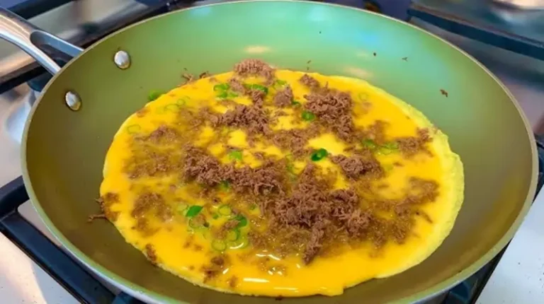 Como fazer Omelete de Carne Moída